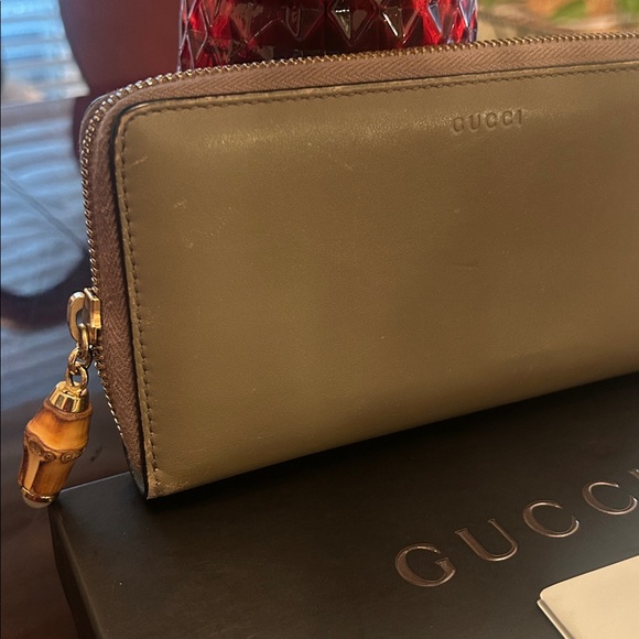 Gucci Light Brown Leather Zip Wallet - Picture 4 of 7